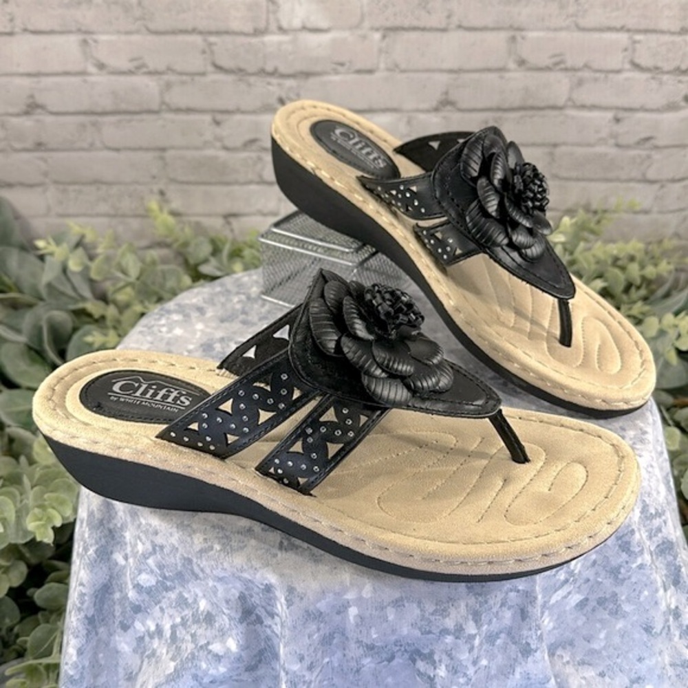 Cliffs by White Mountain Cynthia Black Flower Rhinestone Comfort Sandals WMS 9M